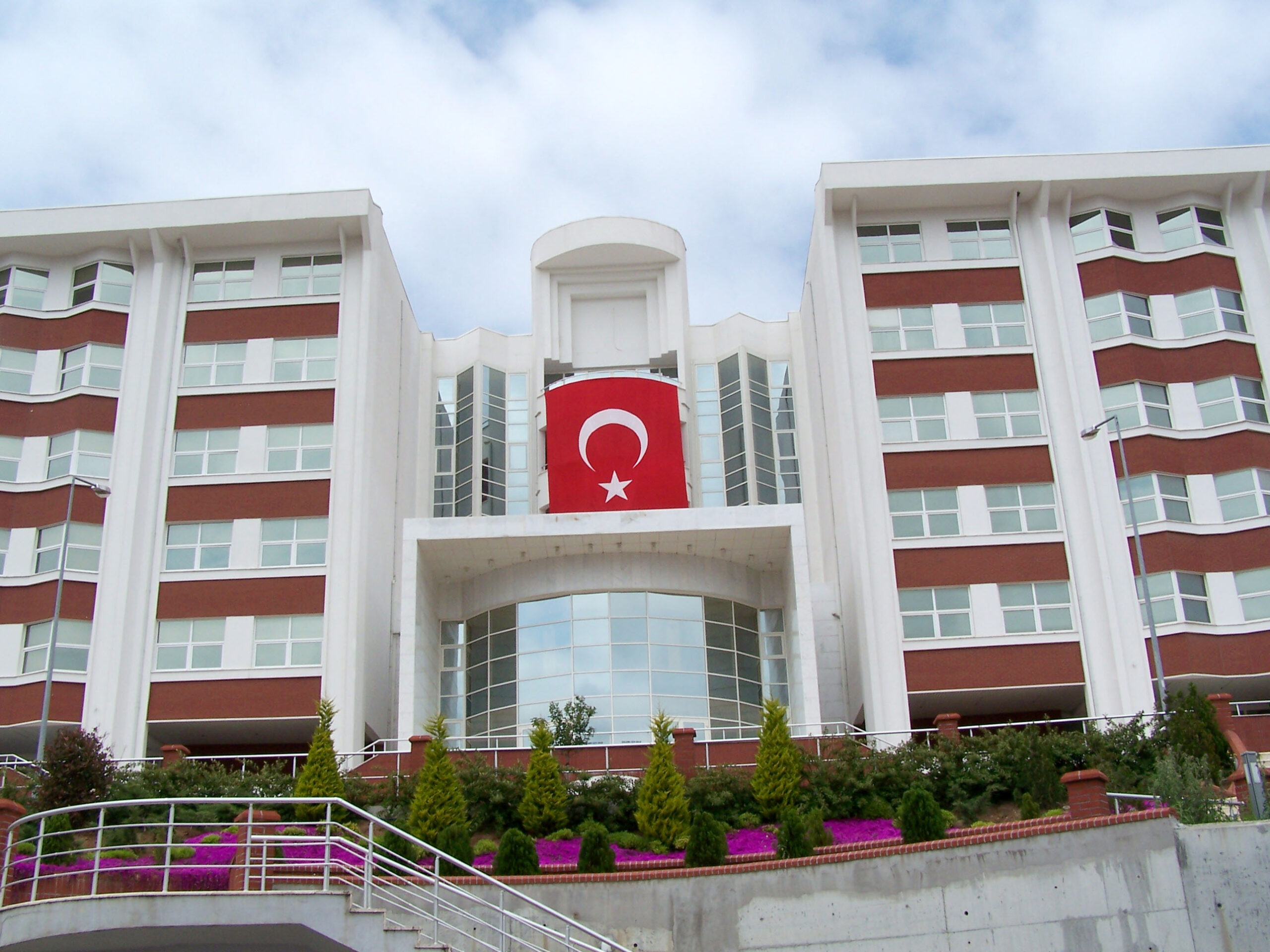 İşık Universiteti – Təhsildə Keyfiyyət və Beynəlxalq Standartlar