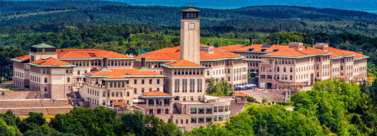 Koç Universiteti – Türkiyənin Ən Nüfuzlu Özəl Universitetlərindən Biri
